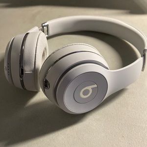 Bests Solo 3 Wireless Headphones, Silver